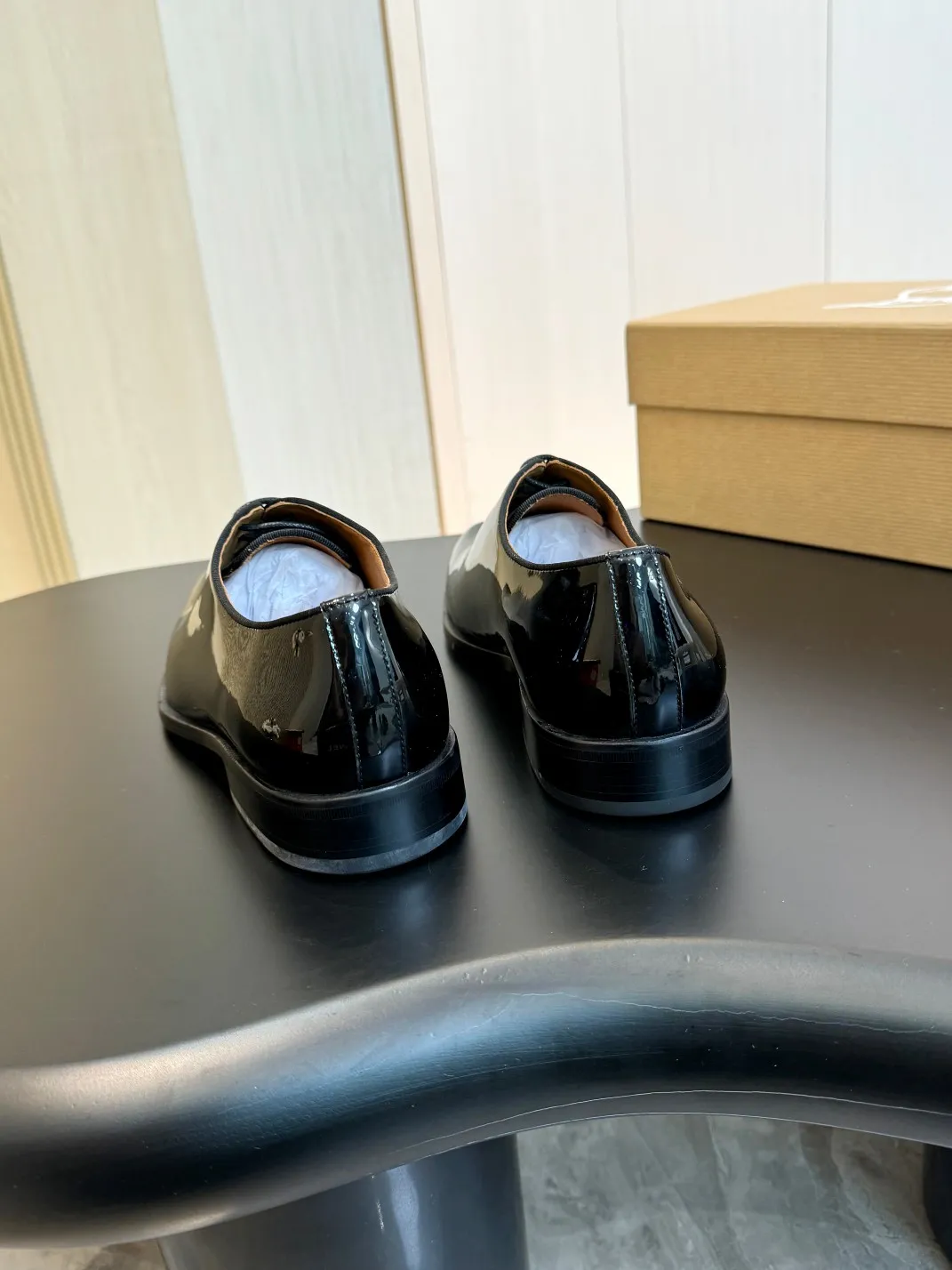 [CL red-soled shoes] Top P: 1020💰 Size 39-44 (⚠️38.45.46 custom-made, non-refundable and non-exchangeable) 🆑High-end men’s business formal leather shoes, original and genuine top-quality goods ••✅💯 Top-quality original order purchasing agent! Original imported patterned cowhide ➕Imported cowhide lining ➕Cowhide feet ➕Original leather outsole~🉑️Feel free to compare the authentic ones!